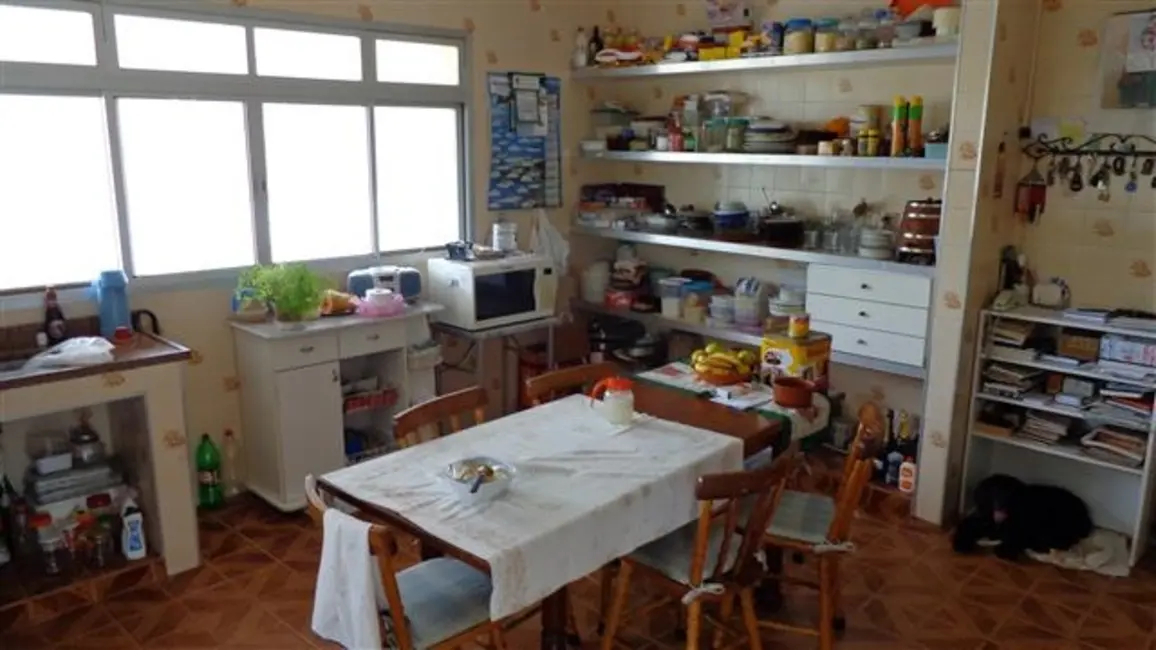 Chácara com 3 quartos à venda, 1350m2 em Centro, Peruibe - SP - imagem 4 Foto 4 de Chácara com 3 quartos à venda, 1350m2 em Centro, Peruibe - SP