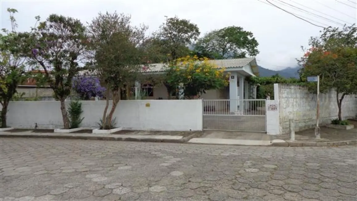Foto 1 de Chácara com 3 quartos à venda, 1350m2 em Centro, Peruibe - SP