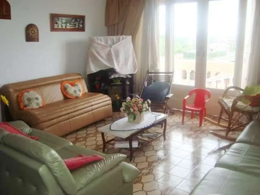 Casa com 3 quartos à venda, 500m2 em Peruibe - SP - imagem 3 Foto 3 de Casa com 3 quartos à venda, 500m2 em Peruibe - SP