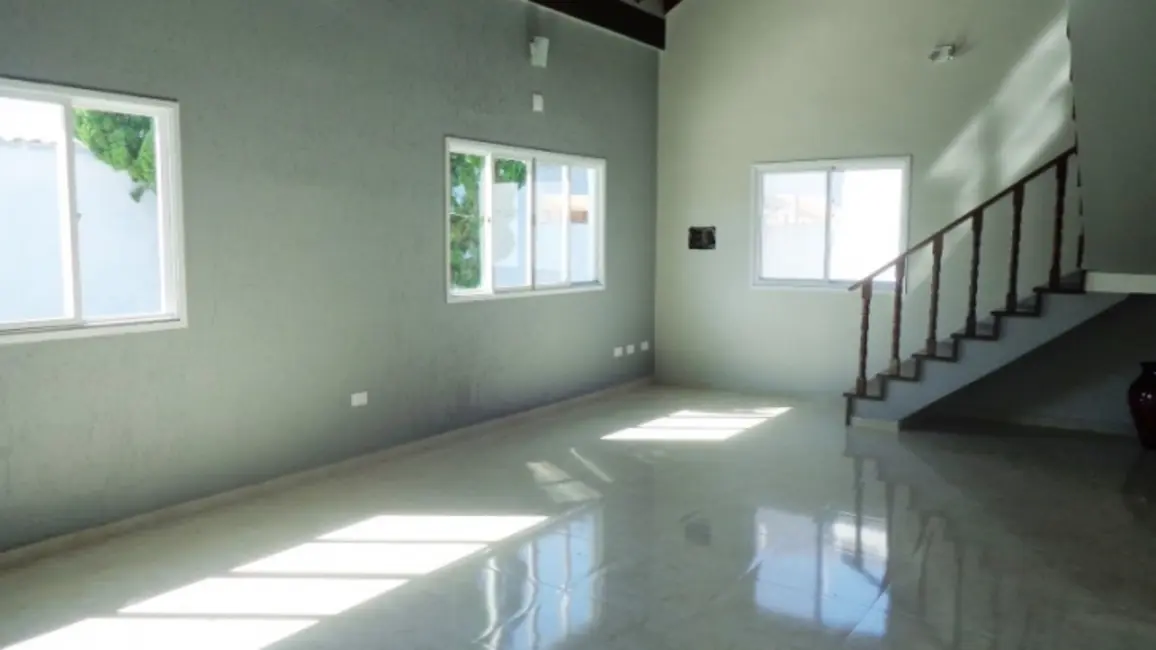 Casa à venda, 260m2 em Peruibe - SP - imagem 5 Foto 5 de Casa à venda, 260m2 em Peruibe - SP