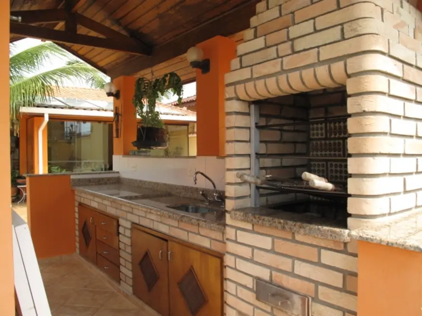 Foto 3 de Casa com 4 quartos à venda, 290m2 em Peruibe - SP