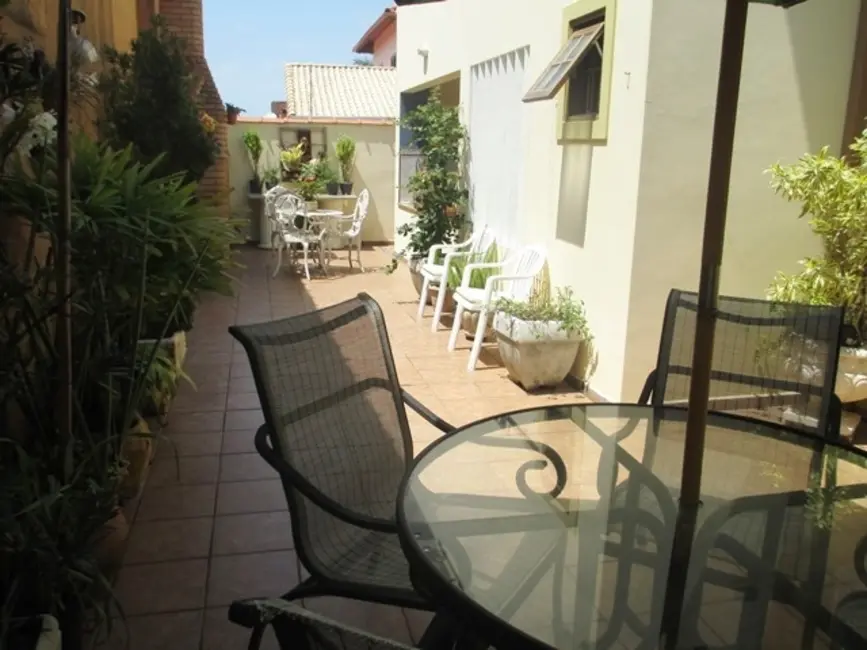 Foto 6 de Casa com 4 quartos à venda, 290m2 em Peruibe - SP