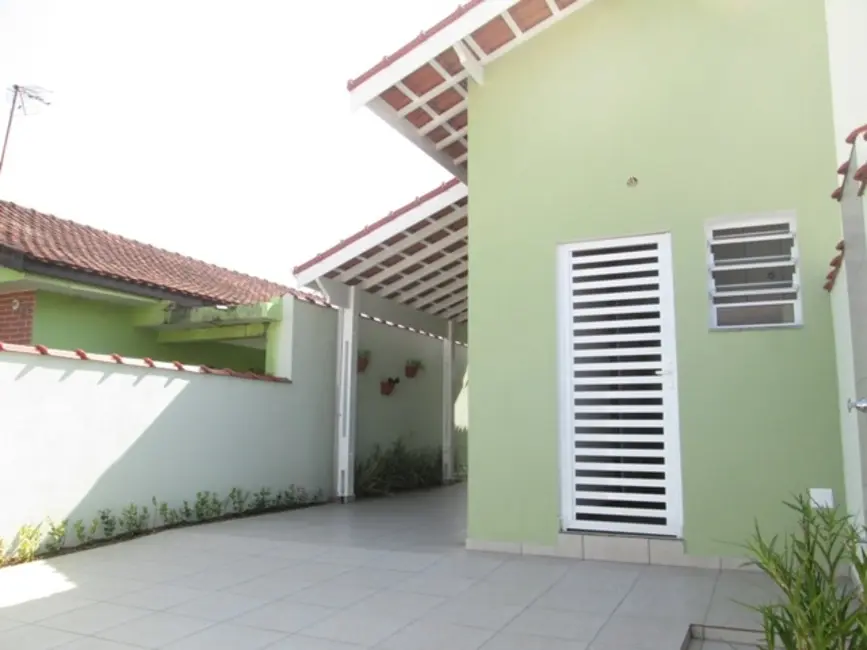 Foto 2 de Casa com 3 quartos à venda, 180m2 em Peruibe - SP