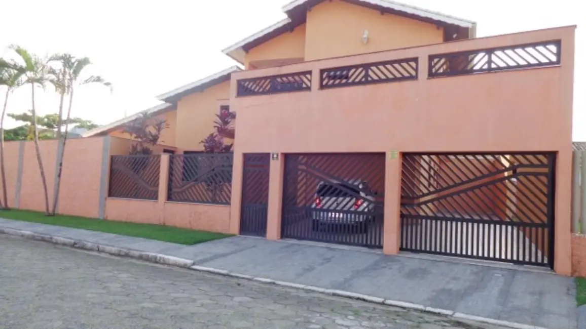 Foto 1 de Casa com 4 quartos à venda, 324m2 em Peruibe - SP