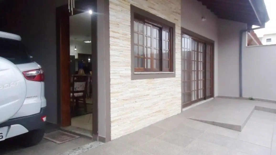 Foto 2 de Casa à venda, 360m2 em Peruibe - SP