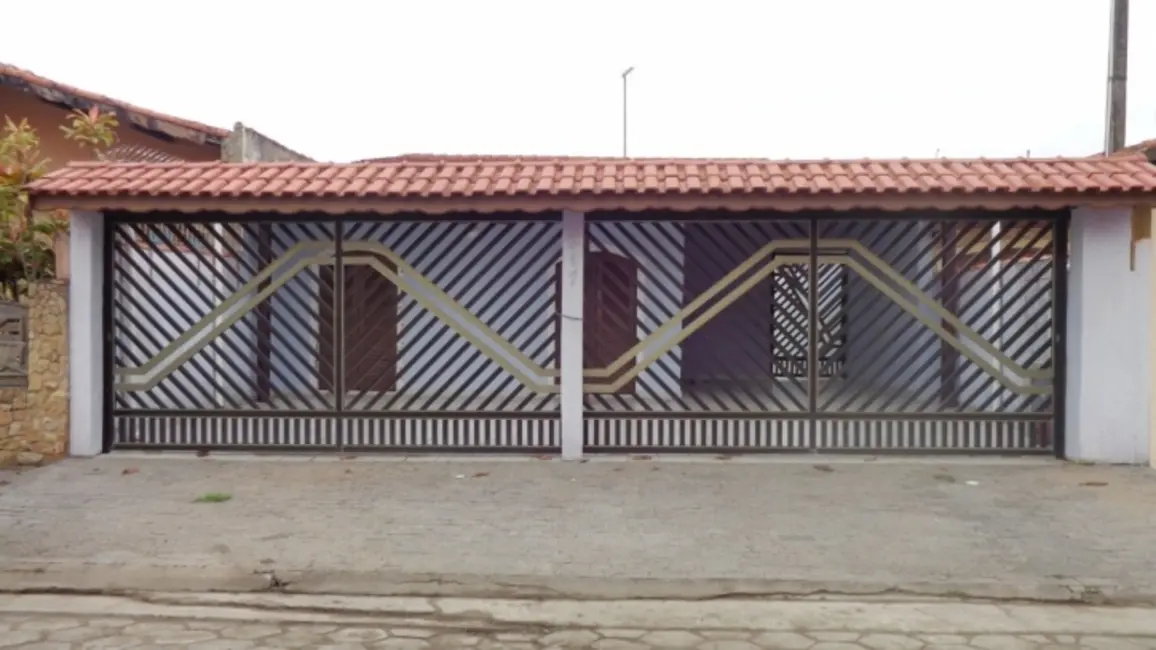 Foto 1 de Casa com 3 quartos à venda, 250m2 em Peruibe - SP