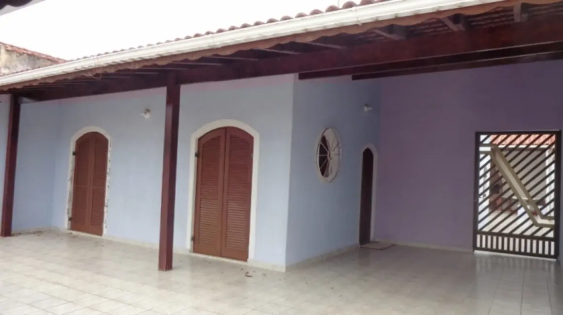 Foto 2 de Casa com 3 quartos à venda, 250m2 em Peruibe - SP