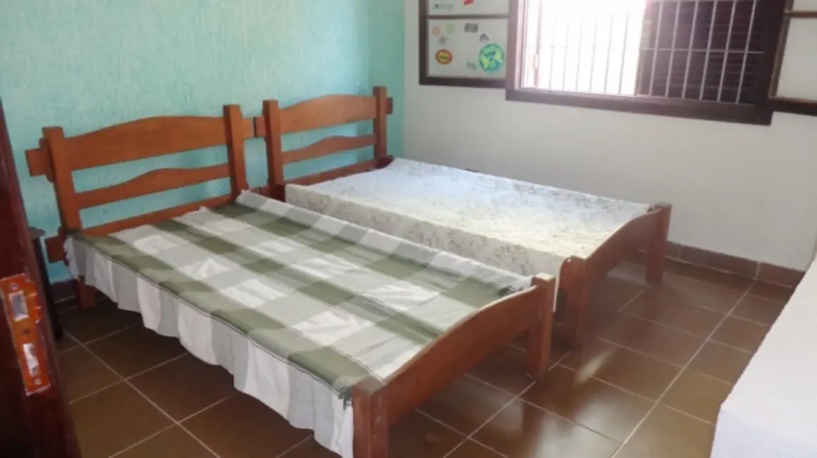 Casa com 4 quartos à venda, 250m2 em Peruibe - SP - imagem 4 Foto 4 de Casa com 4 quartos à venda, 250m2 em Peruibe - SP