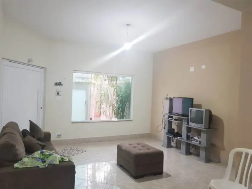 Casa à venda, 250m2 em Peruibe - SP - imagem 3 Foto 3 de Casa à venda, 250m2 em Peruibe - SP