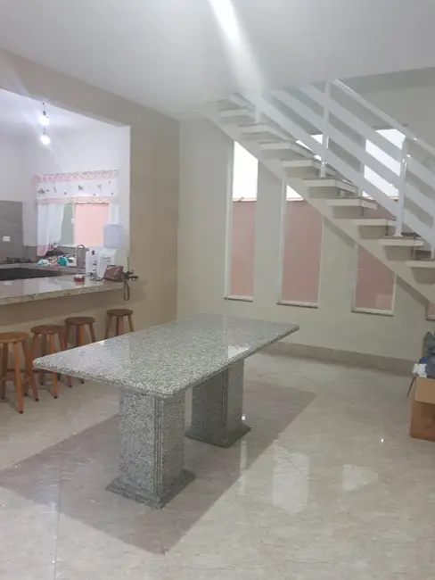 Casa à venda, 250m2 em Peruibe - SP - imagem 4 Foto 4 de Casa à venda, 250m2 em Peruibe - SP