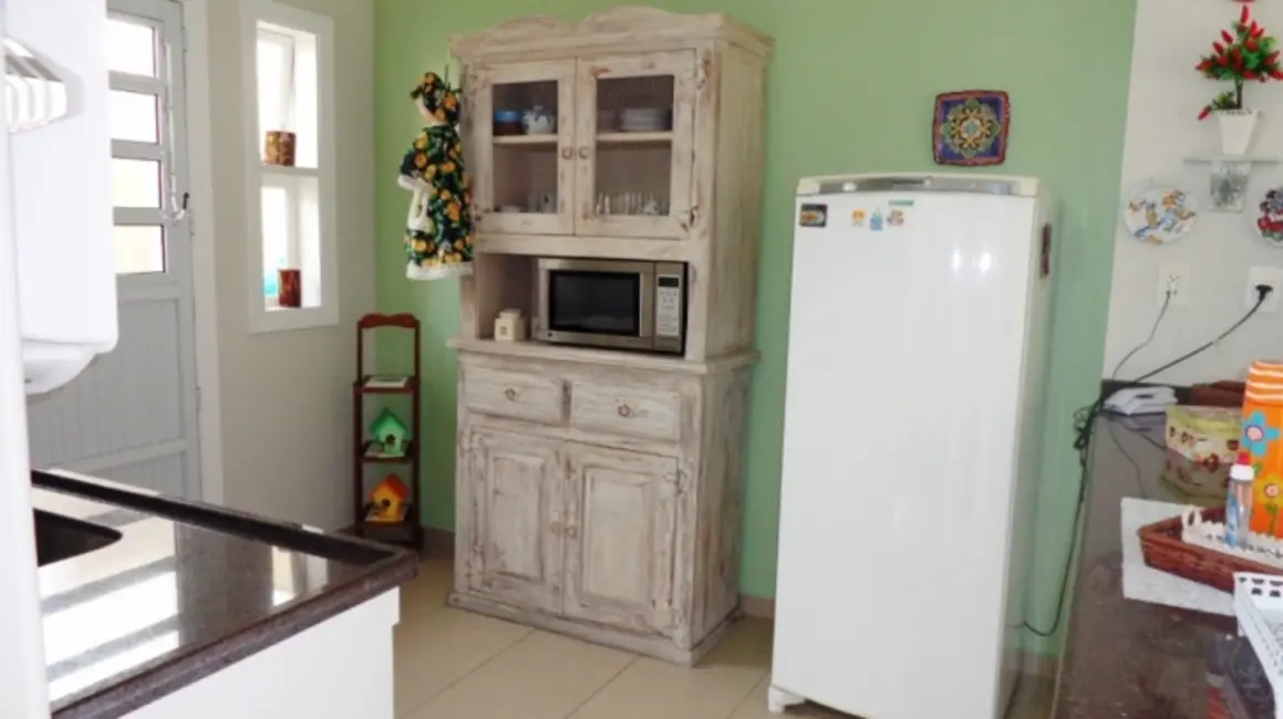 Casa com 3 quartos à venda, 167m2 em Peruibe - SP - imagem 3 Foto 3 de Casa com 3 quartos à venda, 167m2 em Peruibe - SP