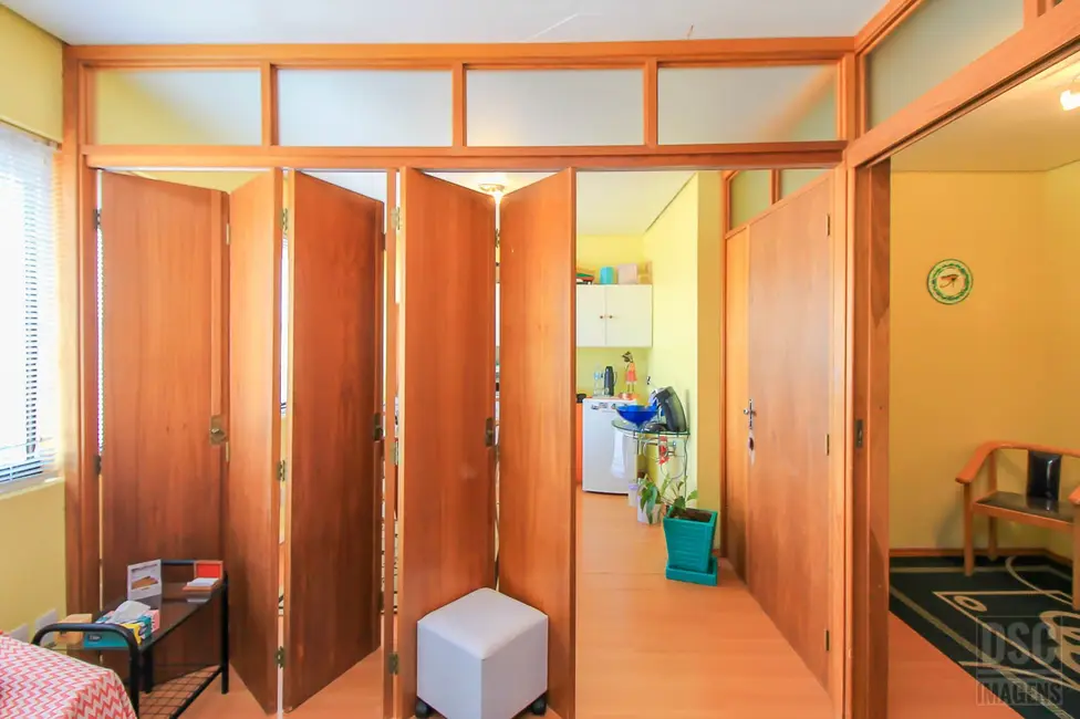 Sala Comercial à venda, 32m2 em Petrópolis, Porto Alegre - RS - imagem 7 Foto 7 de Sala Comercial à venda, 32m2 em Petrópolis, Porto Alegre - RS