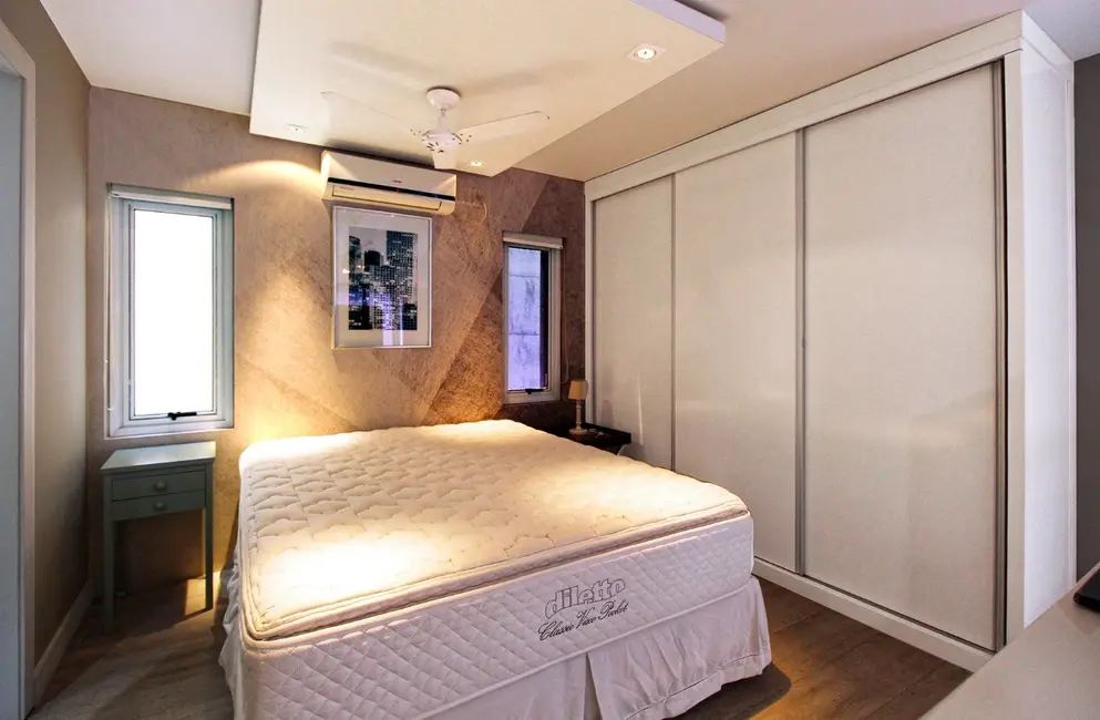 Apartamento com 1 quarto à venda, 97m2 em Rio Branco, Porto Alegre - RS - imagem 9 Foto 9 de Apartamento com 1 quarto à venda, 97m2 em Rio Branco, Porto Alegre - RS