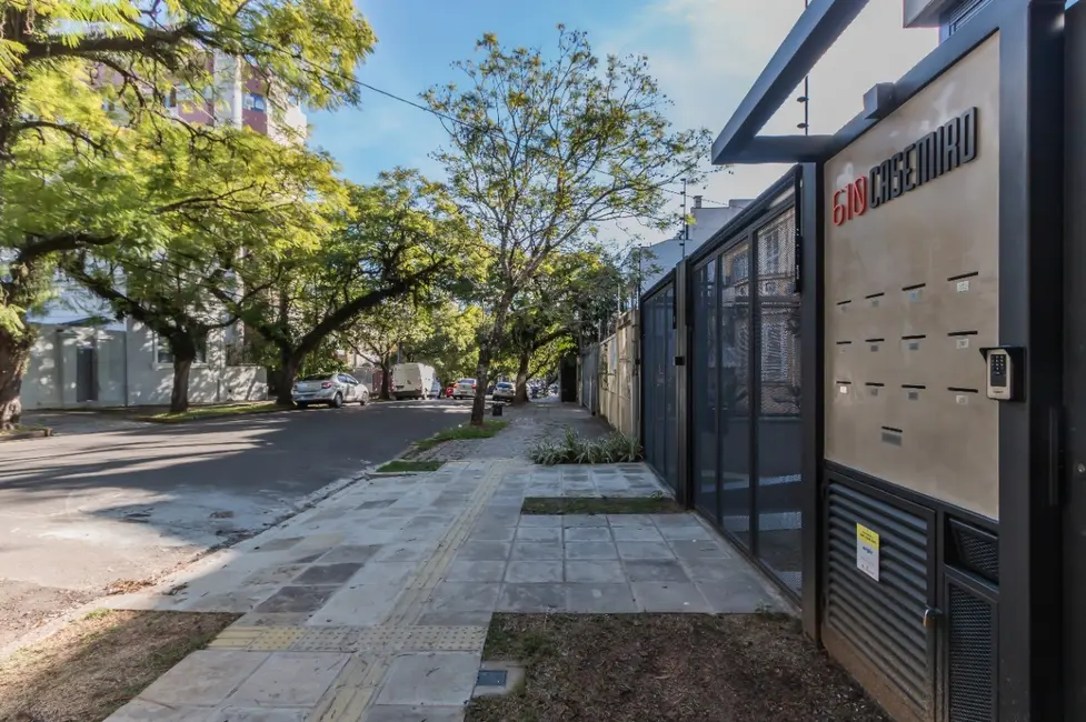 Apartamento com 2 quartos à venda, 78m2 em Moinhos de Vento, Porto Alegre - RS - imagem 3 Foto 3 de Apartamento com 2 quartos à venda, 78m2 em Moinhos de Vento, Porto Alegre - RS
