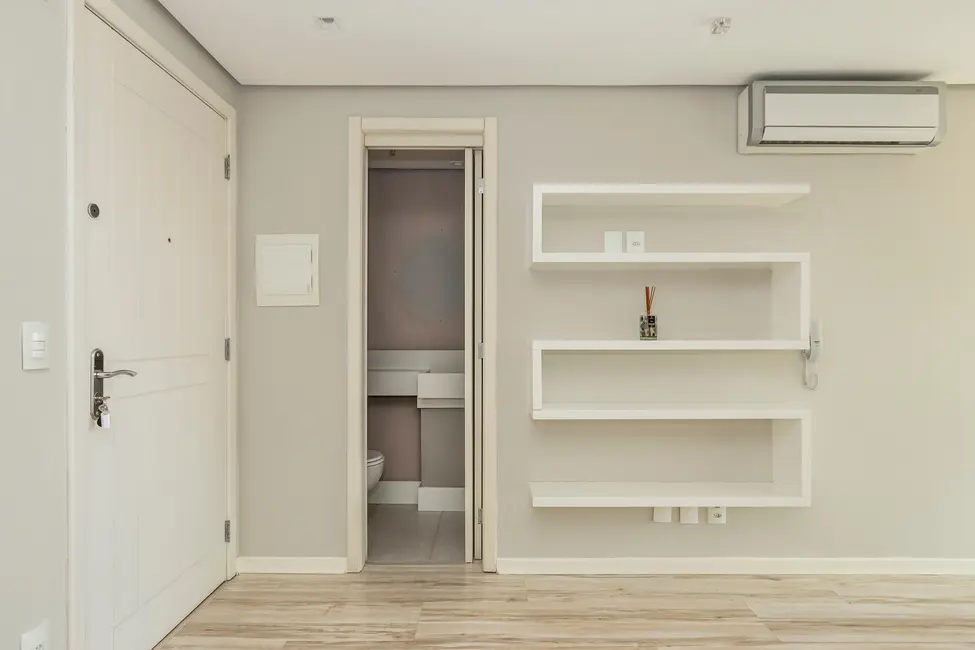 Apartamento com 1 quarto à venda, 46m2 em Menino Deus, Porto Alegre - RS - imagem 3 Foto 3 de Apartamento com 1 quarto à venda, 46m2 em Menino Deus, Porto Alegre - RS