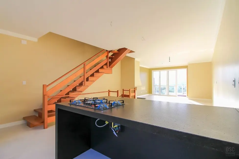 Casa com 3 quartos à venda, 214m2 em Porto Alegre - RS - imagem 3 Foto 3 de Casa com 3 quartos à venda, 214m2 em Porto Alegre - RS