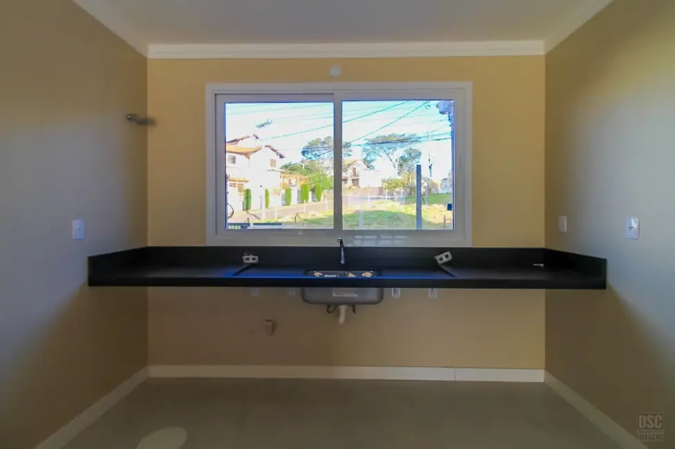 Casa com 3 quartos à venda, 214m2 em Porto Alegre - RS - imagem 5 Foto 5 de Casa com 3 quartos à venda, 214m2 em Porto Alegre - RS