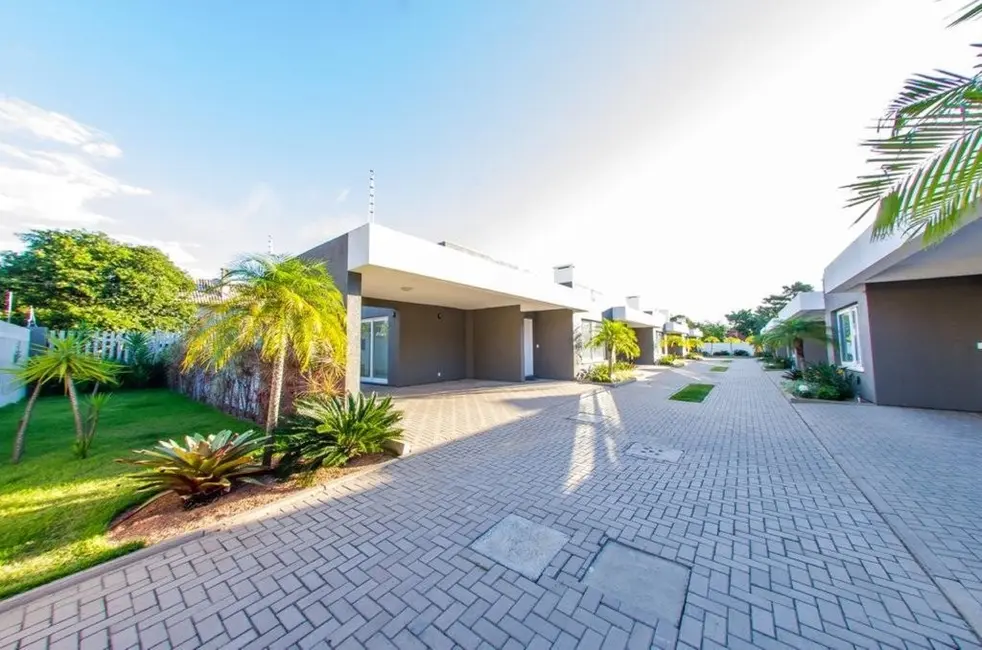 Foto 3 de Casa de Condomínio com 3 quartos à venda, 169m2 em Guarujá, Porto Alegre - RS