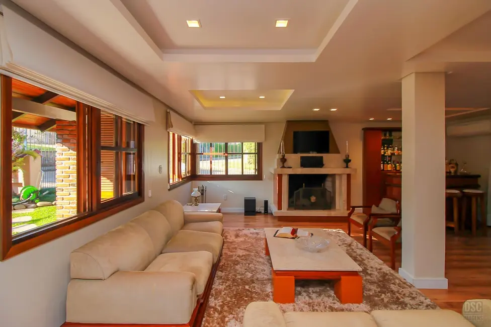 Casa com 4 quartos à venda, 263m2 em Pedra Redonda, Porto Alegre - RS - imagem 5 Foto 5 de Casa com 4 quartos à venda, 263m2 em Pedra Redonda, Porto Alegre - RS