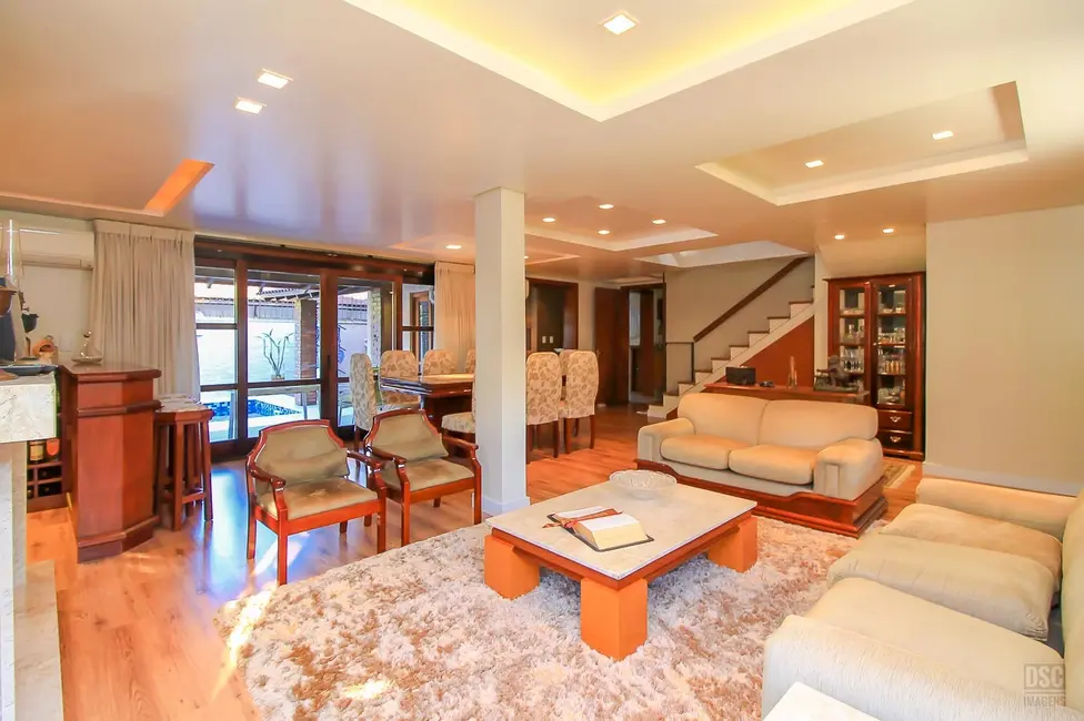 Casa com 4 quartos à venda, 263m2 em Pedra Redonda, Porto Alegre - RS - imagem 6 Foto 6 de Casa com 4 quartos à venda, 263m2 em Pedra Redonda, Porto Alegre - RS