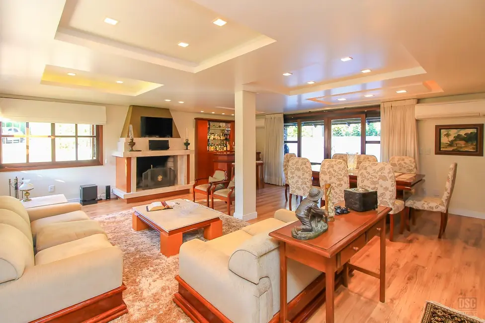 Casa com 4 quartos à venda, 263m2 em Pedra Redonda, Porto Alegre - RS - imagem 4 Foto 4 de Casa com 4 quartos à venda, 263m2 em Pedra Redonda, Porto Alegre - RS