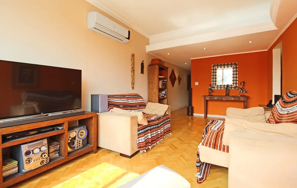 Apartamento com 3 quartos à venda, 116m2 em Rio Branco, Porto Alegre - RS - imagem 4 Foto 4 de Apartamento com 3 quartos à venda, 116m2 em Rio Branco, Porto Alegre - RS