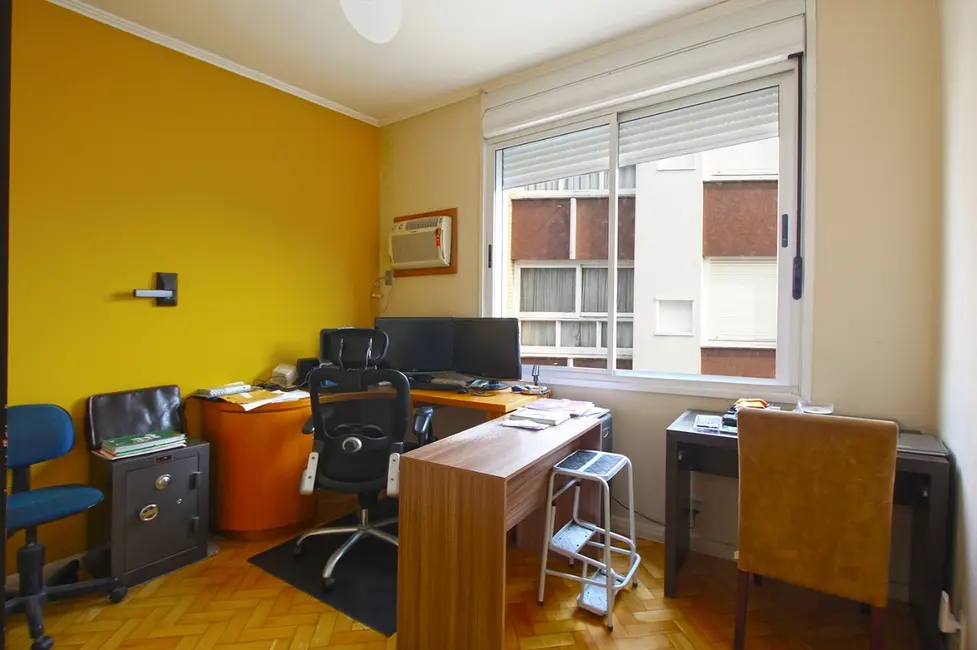 Apartamento com 3 quartos à venda, 116m2 em Rio Branco, Porto Alegre - RS - imagem 7 Foto 7 de Apartamento com 3 quartos à venda, 116m2 em Rio Branco, Porto Alegre - RS