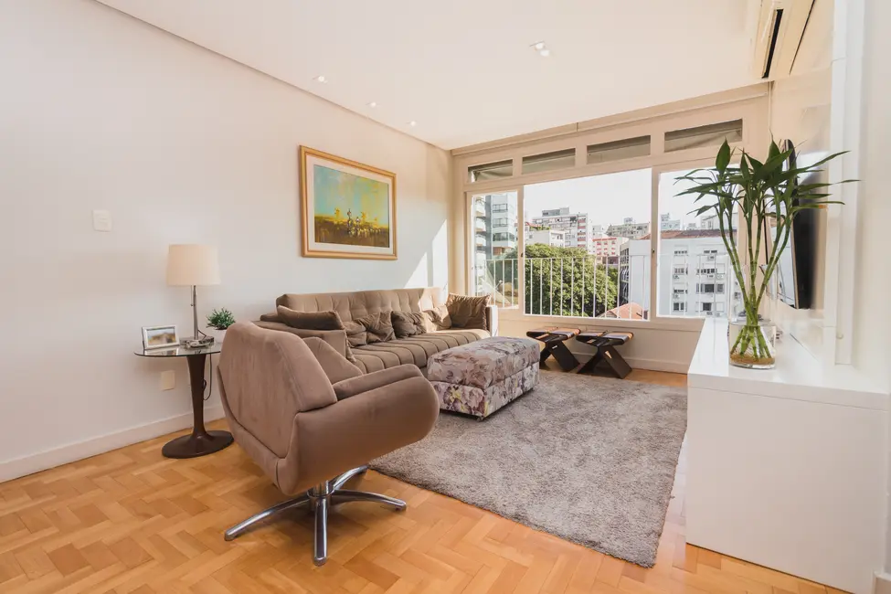 Apartamento com 3 quartos à venda, 130m2 em Independência, Porto Alegre - RS - imagem 3 Foto 3 de Apartamento com 3 quartos à venda, 130m2 em Independência, Porto Alegre - RS