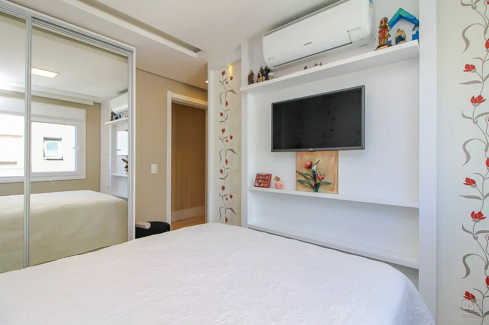 Apartamento com 3 quartos à venda, 197m2 em Menino Deus, Porto Alegre - RS - imagem 4 Foto 4 de Apartamento com 3 quartos à venda, 197m2 em Menino Deus, Porto Alegre - RS