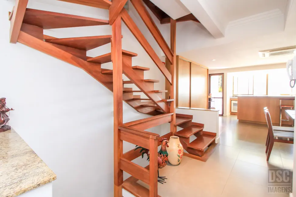 Casa com 4 quartos à venda, 456m2 em Chácara das Pedras, Porto Alegre - RS - imagem 5 Foto 5 de Casa com 4 quartos à venda, 456m2 em Chácara das Pedras, Porto Alegre - RS