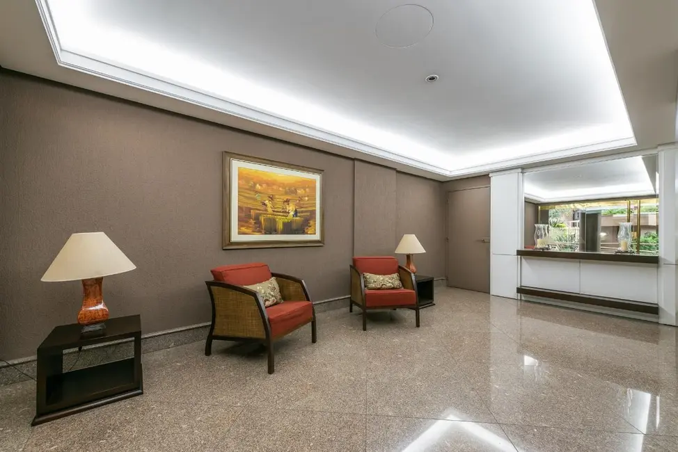 Apartamento com 3 quartos à venda, 181m2 em Rio Branco, Porto Alegre - RS - imagem 2 Foto 2 de Apartamento com 3 quartos à venda, 181m2 em Rio Branco, Porto Alegre - RS