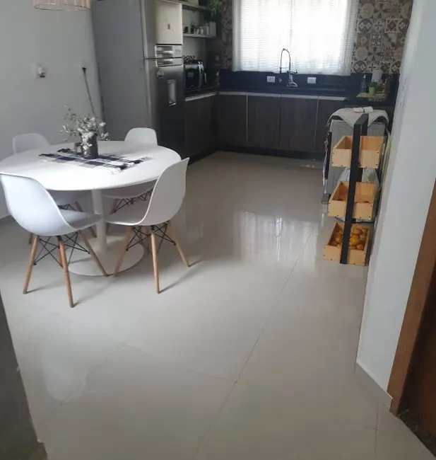 Foto 2 de Sobrado com 3 quartos à venda, 195m2 em Residencial Jasmim, Itaquaquecetuba - SP