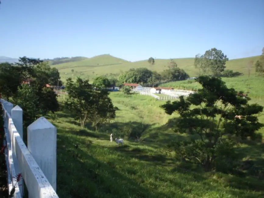 Foto 9 de Fazenda / Haras à venda, 102m2 em Cachoeira Paulista - SP