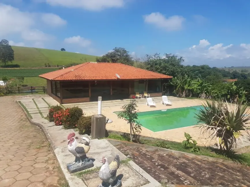 Foto 1 de Fazenda / Haras à venda, 102m2 em Cachoeira Paulista - SP