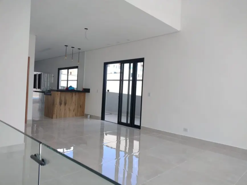 Casa com 3 quartos à venda, 200m2 em Parque Residencial Itapeti, Mogi Das Cruzes - SP - imagem 9 Foto 9 de Casa com 3 quartos à venda, 200m2 em Parque Residencial Itapeti, Mogi Das Cruzes - SP