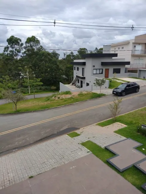 Casa com 3 quartos à venda, 200m2 em Parque Residencial Itapeti, Mogi Das Cruzes - SP - imagem 3 Foto 3 de Casa com 3 quartos à venda, 200m2 em Parque Residencial Itapeti, Mogi Das Cruzes - SP