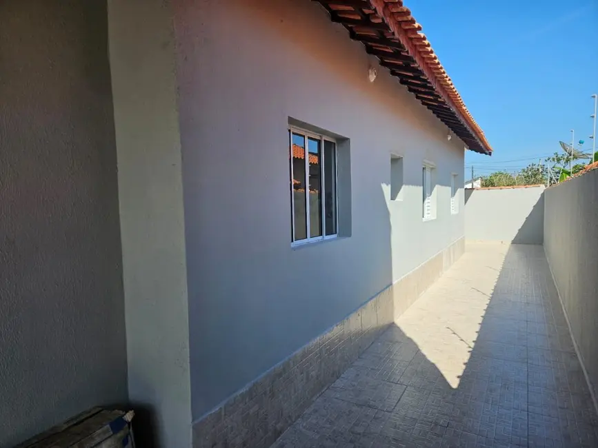 Foto 5 de Casa com 2 quartos à venda, 72m2 em Itanhaem - SP