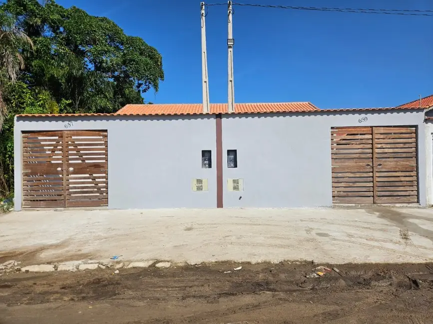 Foto 2 de Casa com 2 quartos à venda, 72m2 em Itanhaem - SP