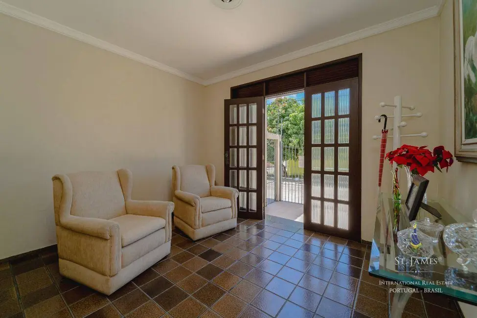 Casa com 3 quartos à venda, 300m2 em Candelária, Natal - RN - imagem 6 Foto 6 de Casa com 3 quartos à venda, 300m2 em Candelária, Natal - RN