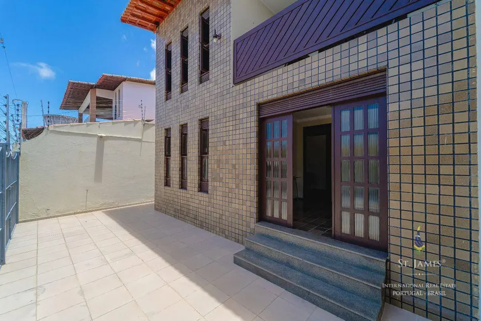 Casa com 3 quartos à venda, 300m2 em Candelária, Natal - RN - imagem 4 Foto 4 de Casa com 3 quartos à venda, 300m2 em Candelária, Natal - RN