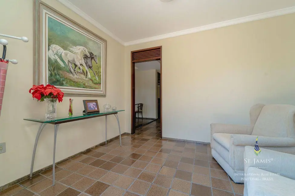 Casa com 3 quartos à venda, 300m2 em Candelária, Natal - RN - imagem 5 Foto 5 de Casa com 3 quartos à venda, 300m2 em Candelária, Natal - RN