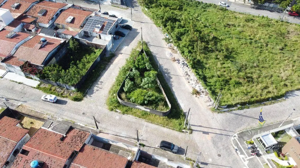 Terreno / Lote à venda, 220m2 em Candelária, Natal - RN - imagem 7 Foto 7 de Terreno / Lote à venda, 220m2 em Candelária, Natal - RN