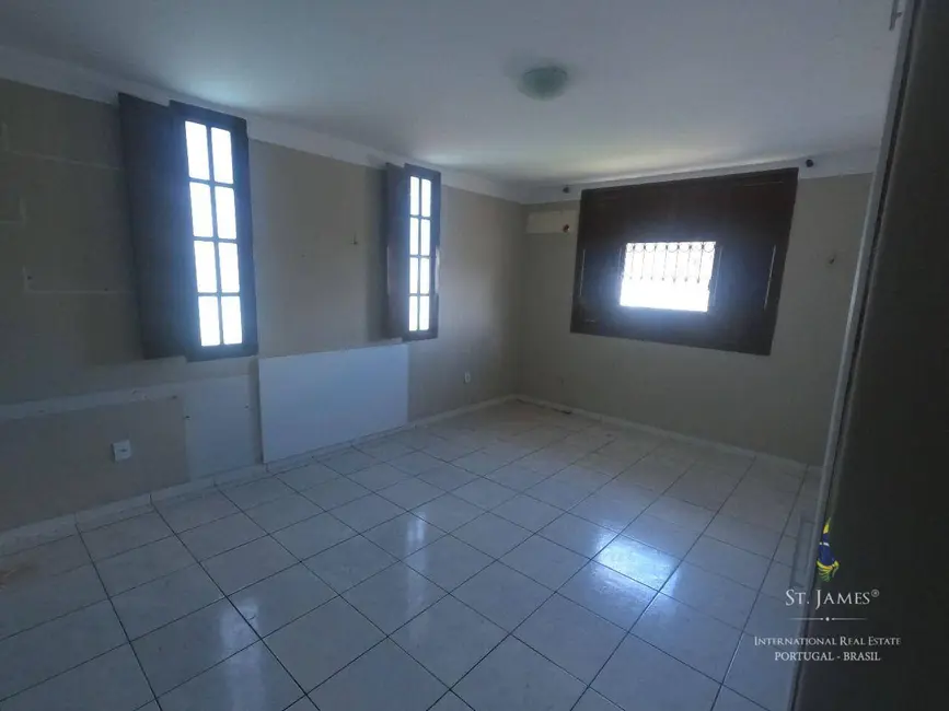 Foto 2 de Casa com 3 quartos à venda, 990m2 em Candelária, Natal - RN