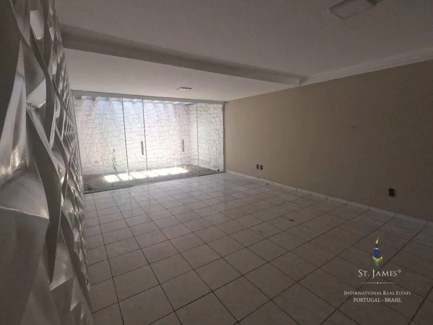 Casa com 3 quartos à venda, 990m2 em Candelária, Natal - RN - imagem 6 Foto 6 de Casa com 3 quartos à venda, 990m2 em Candelária, Natal - RN