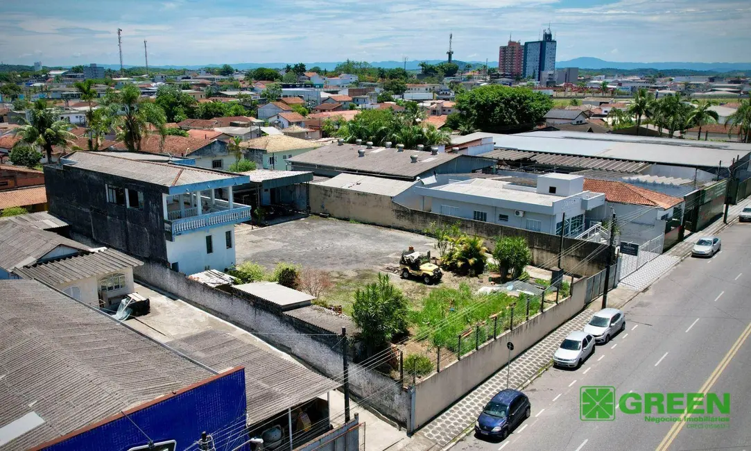 Foto 3 de Terreno / Lote à venda, 1350m2 em Registro - SP