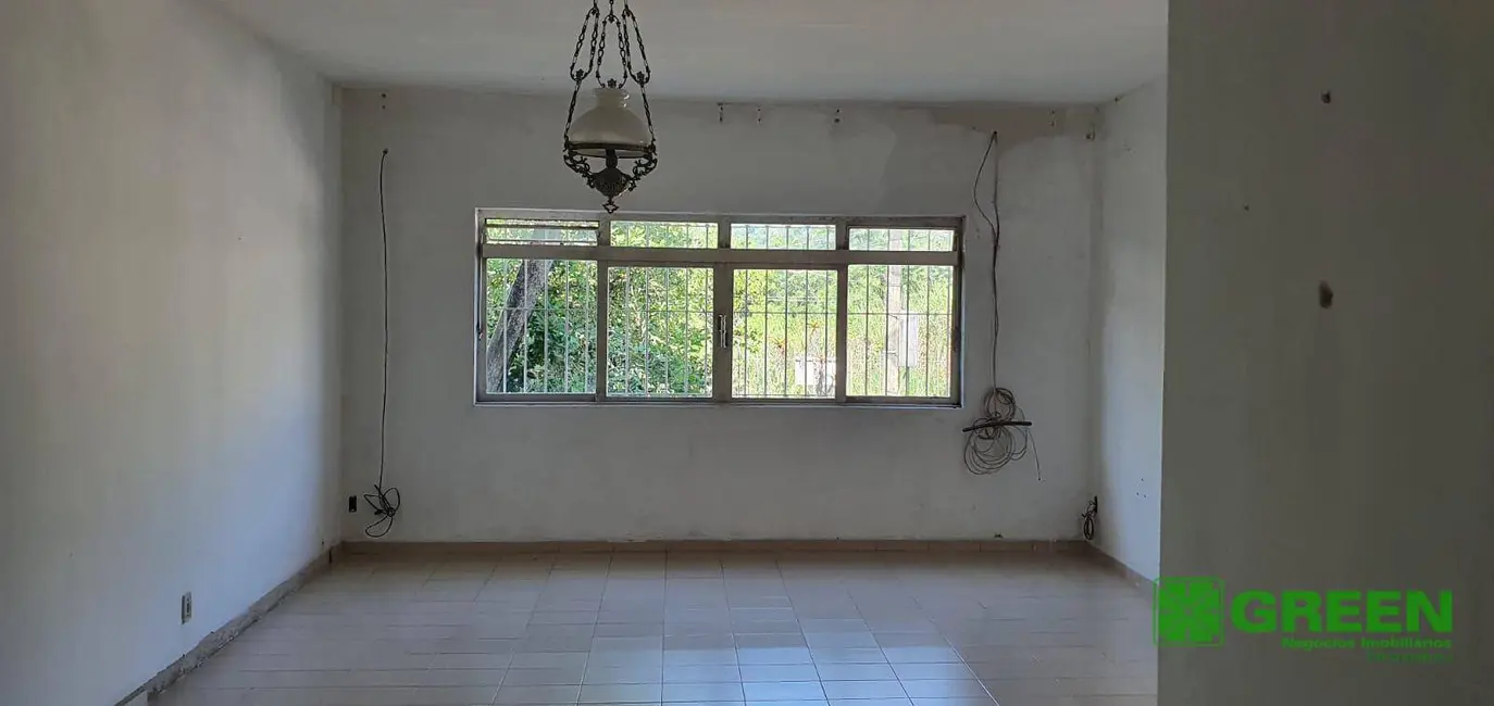 Foto 3 de Casa com 3 quartos à venda, 300m2 em Juquia - SP