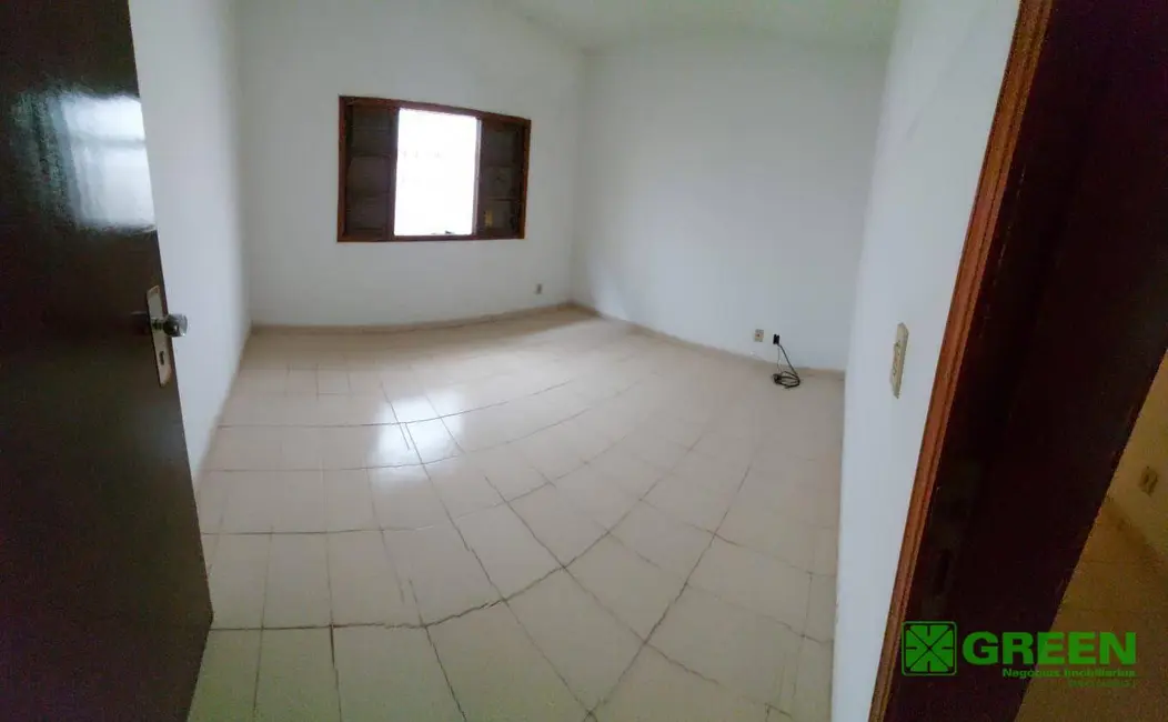 Foto 8 de Casa com 3 quartos à venda, 300m2 em Juquia - SP