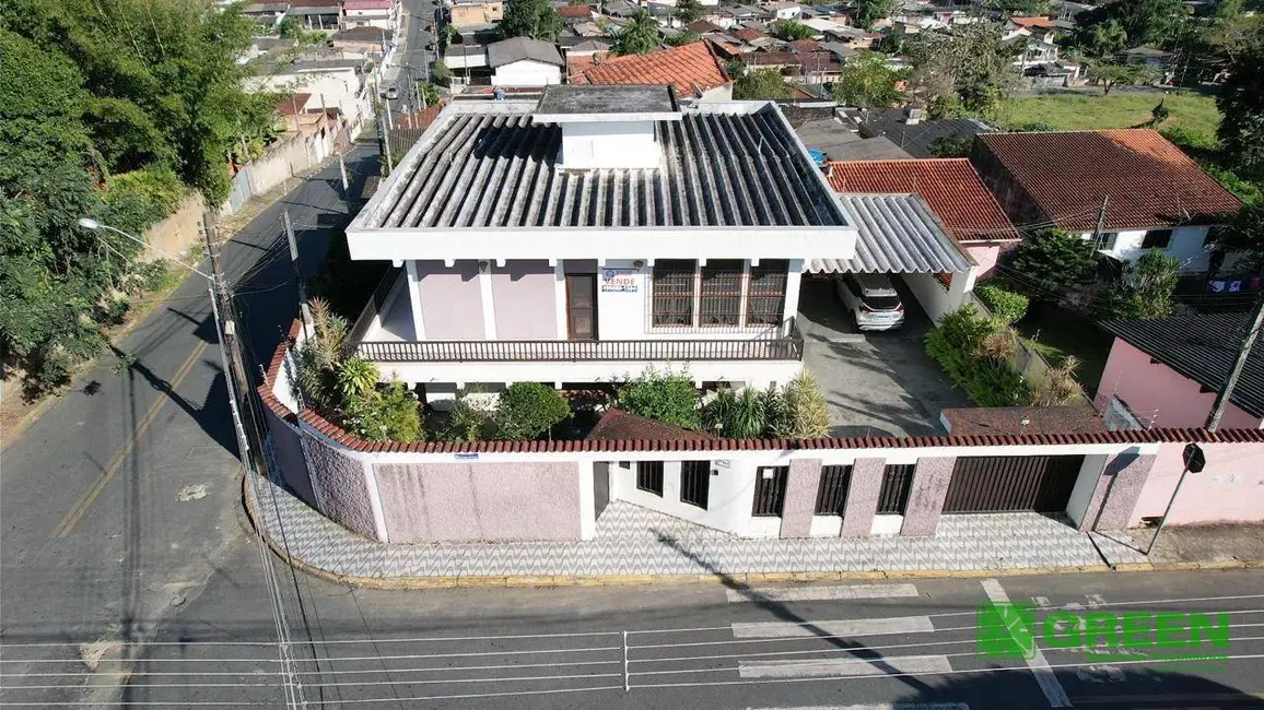 Foto 3 de Casa com 3 quartos à venda, 300m2 em Registro - SP