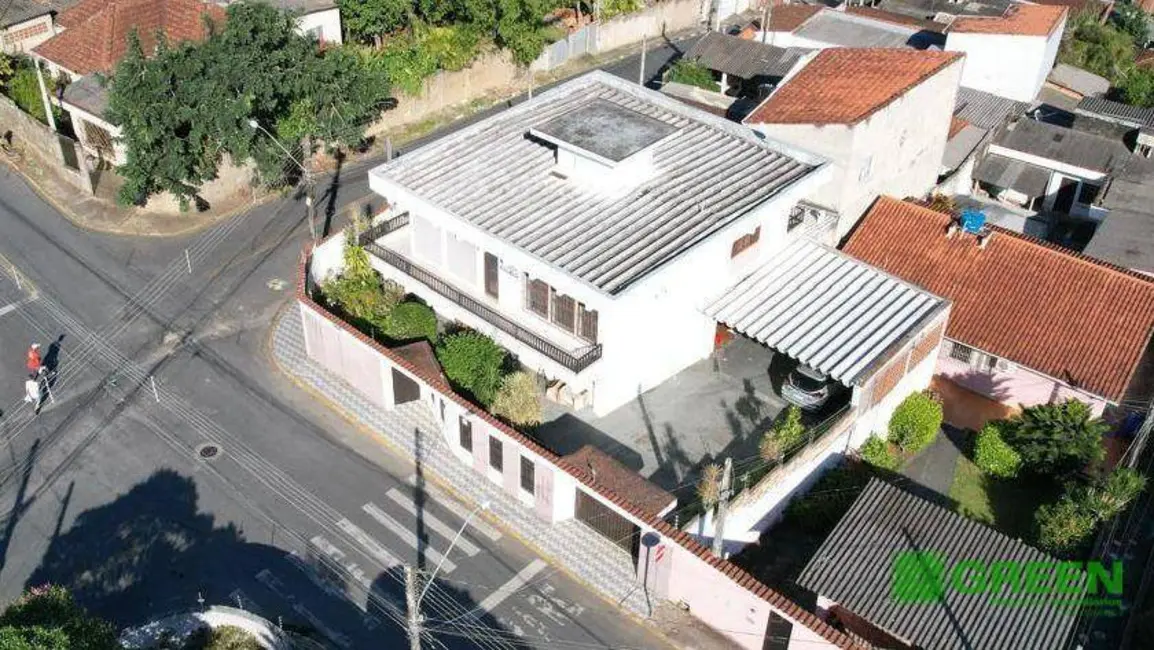 Foto 2 de Casa com 3 quartos à venda, 300m2 em Registro - SP