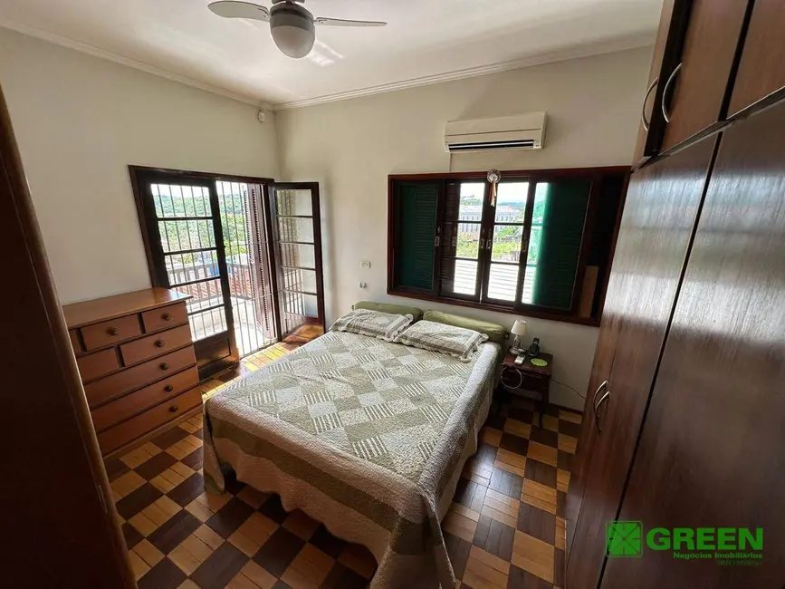 Foto 5 de Casa com 3 quartos à venda, 300m2 em Registro - SP